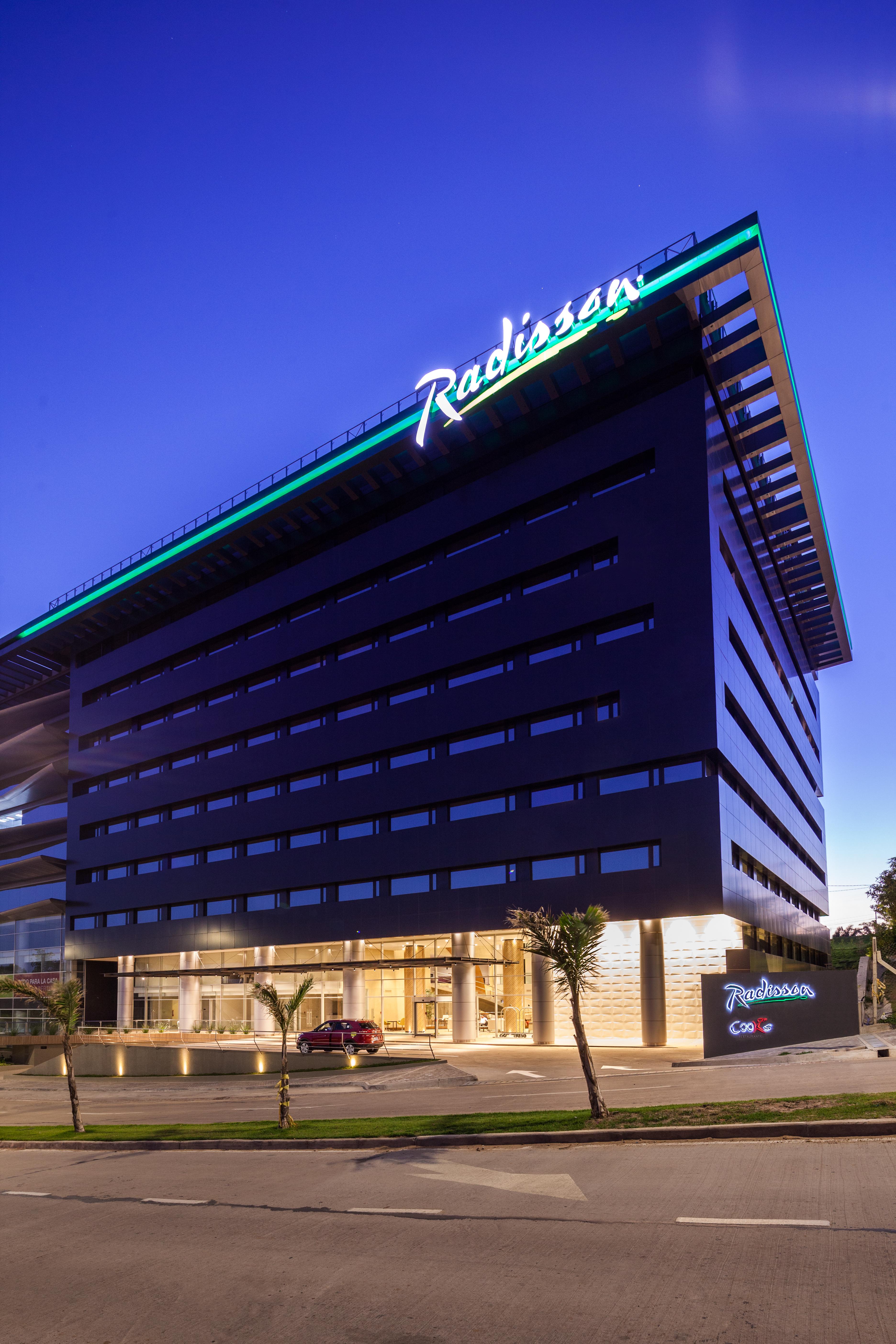 Radisson Hotel Santa Cruz Santa Cruz de La Sierra Buitenkant foto